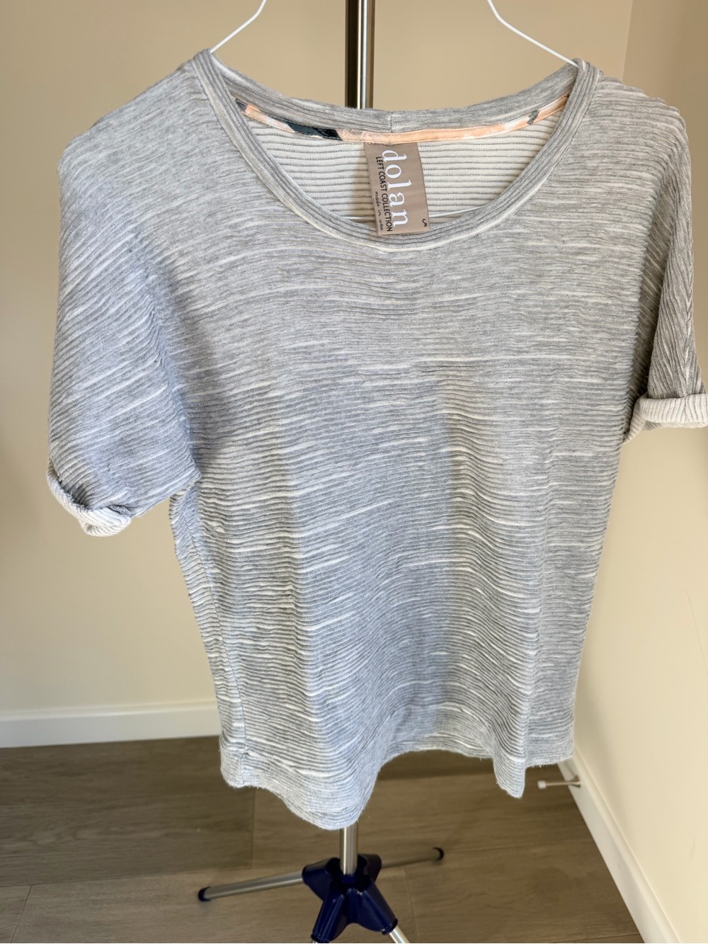 dolan ribbed short sleeve top in light gray M
